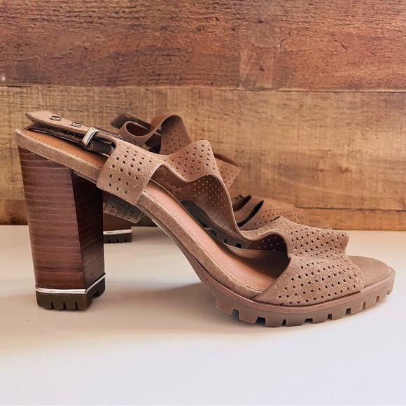 NWOT Franco Sarto Allister 2 Perforated Suede Leather Lug Sole Heeled Sandals - Picture 3 of 10